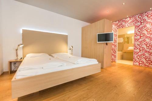 Room 4 & 5 Apartments