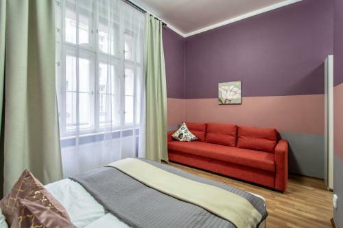 Ruzova Apartment By Ruterra