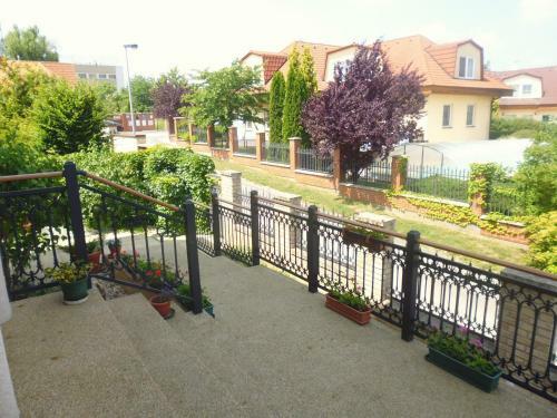 Villa Homestay Nad Helmrovkou