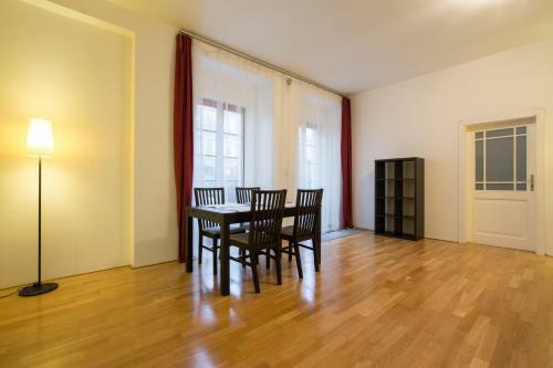 Apartment With Free Garage Prague 1