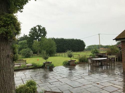Prestwick Oak - Open Plan 2 Double Ensuite Rural Oak Framed House Sleeps 4 Plus Aonb