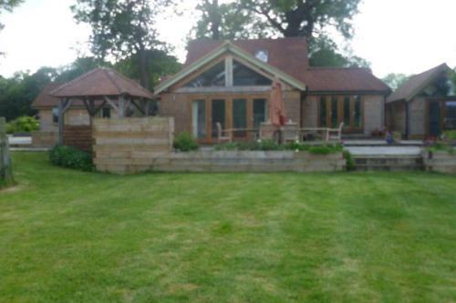 Prestwick Oak - Open Plan 2 Double Ensuite Rural Oak Framed House Sleeps 4 Plus Aonb
