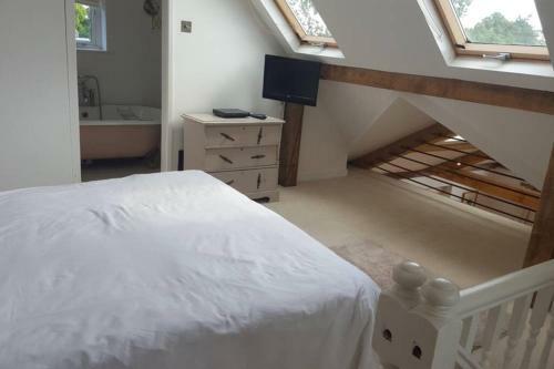Prestwick Oak - Open Plan 2 Double Ensuite Rural Oak Framed House Sleeps 4 Plus Aonb