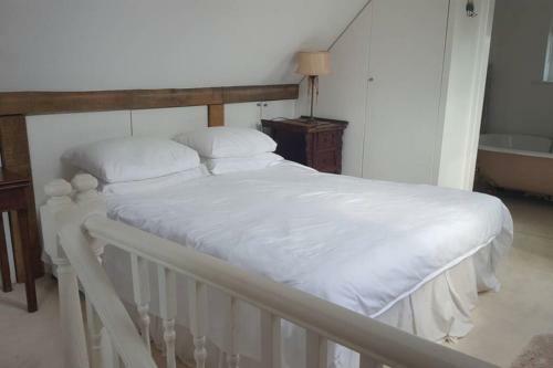 Prestwick Oak - Open Plan 2 Double Ensuite Rural Oak Framed House Sleeps 4 Plus Aonb