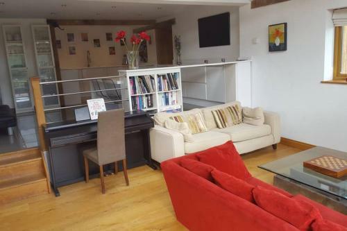 Prestwick Oak - Open Plan 2 Double Ensuite Rural Oak Framed House Sleeps 4 Plus Aonb