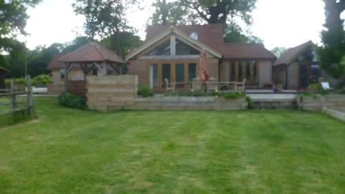 Prestwick Oak - Open Plan 2 Double Ensuite Rural Oak Framed House Sleeps 4 Plus Aonb