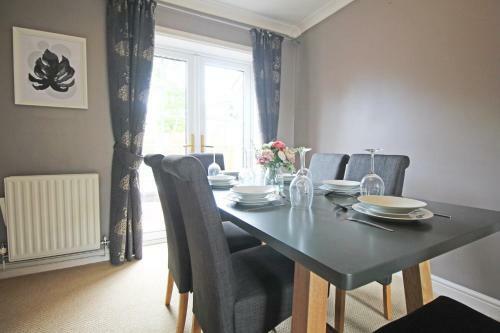 Queens Road - Luxury Spacious Home In Chester