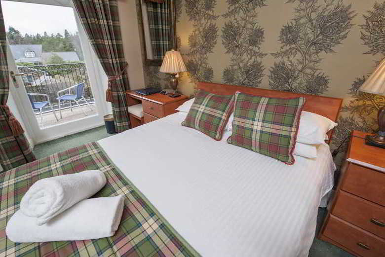 Loch Kinord Hotel
