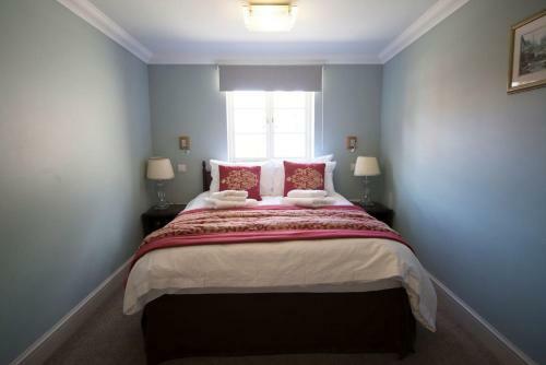 East Walls Hotel