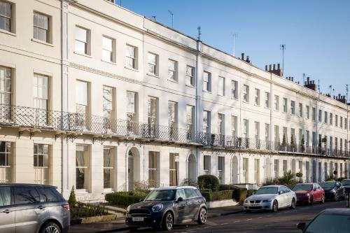 Stylish 2 Bedroom Town Centre Apartment