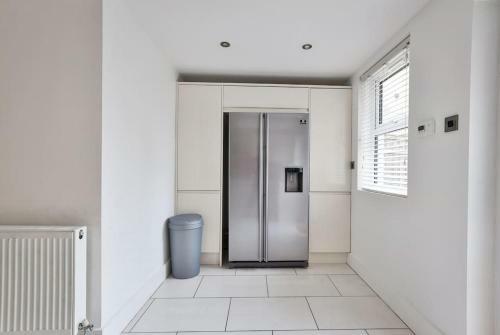 Rodney House By Mgroupsa
