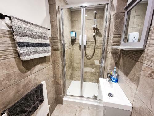 Apartamento Newly Refurbished Flat In Central Cheltenham +private Patio