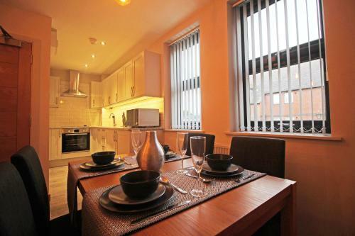Hunters Walk - Luxury Central Chester Apartment - Free Parking
