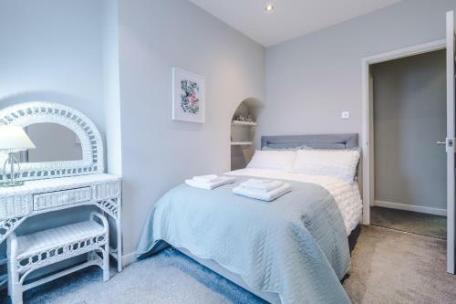 Quaint 2 Bedroom City Cottage