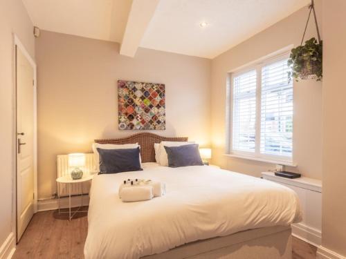 Pass The Keys Stunning Coach House - 4 Bed, Sleeps 8