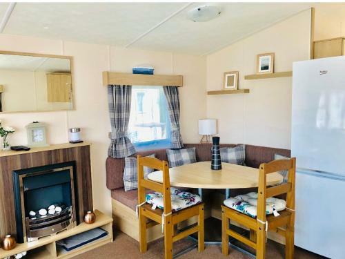 Caravan In The Cotswolds