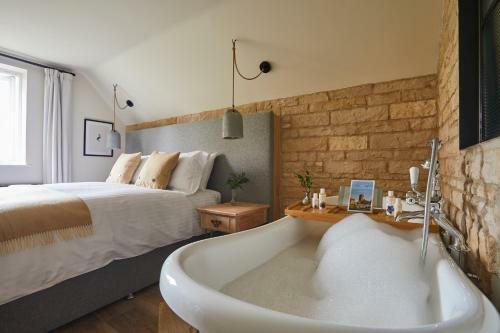 Hotel Wild Thyme & Honey
