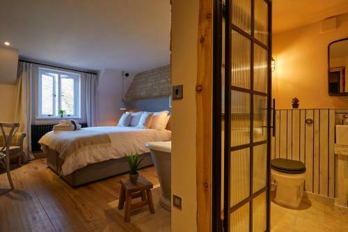 Hotel Wild Thyme & Honey