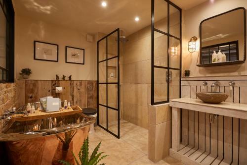Hotel Wild Thyme & Honey