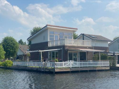 Water Villa Minaro Vinkeveen