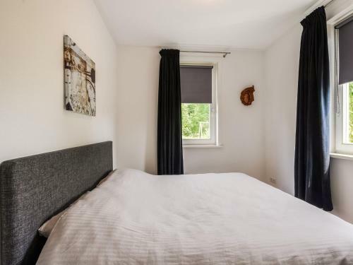 Pretty Holiday Home In Vroomshoop With Garden