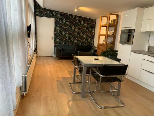 Spacious And Modern Apartment Warmond