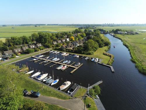 Lake House 74, Luxury Accommodation