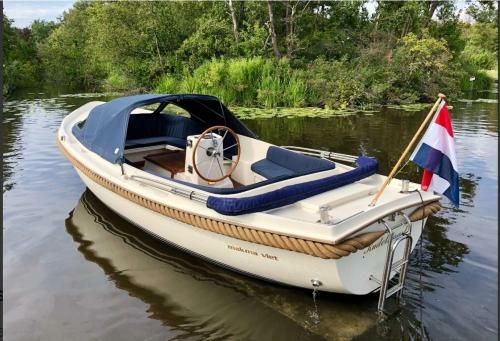 Lake House 74, Luxury Accommodation
