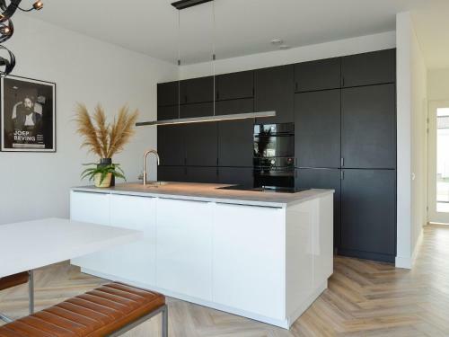 Luxury Villa In Zeewolde At The Waterfront With Jetty