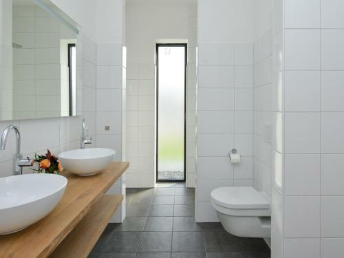 Luxury Villa In Zeewolde At The Waterfront With Jetty