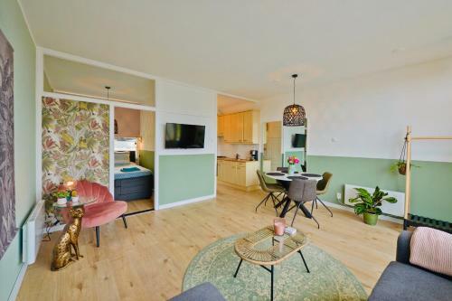 Amsterdam Beach Apartment 34, Private Garden