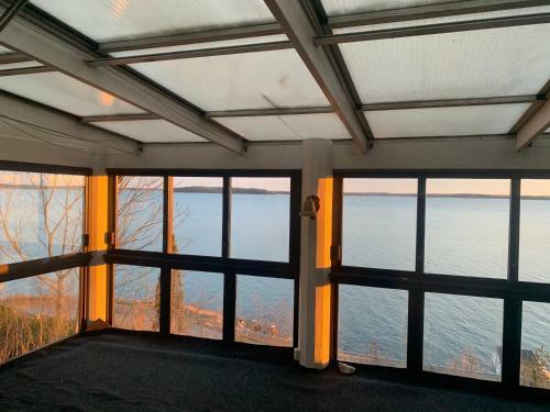 Villa Charming House With Panoramic Sea View Over Br�viken!