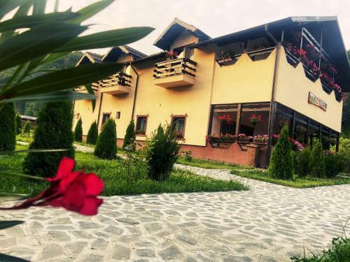 Hostal Pensiunea Perla R�u?or