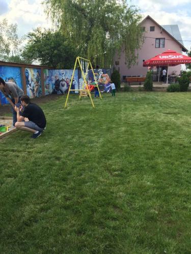 Hostal Pensiunea Family Zone