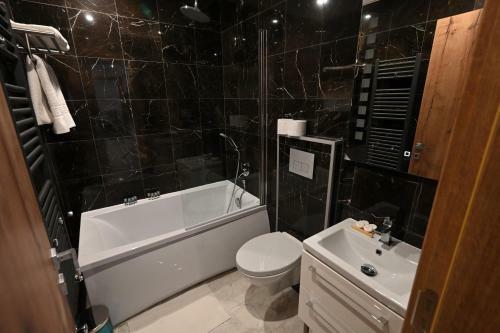 R&b Apartments