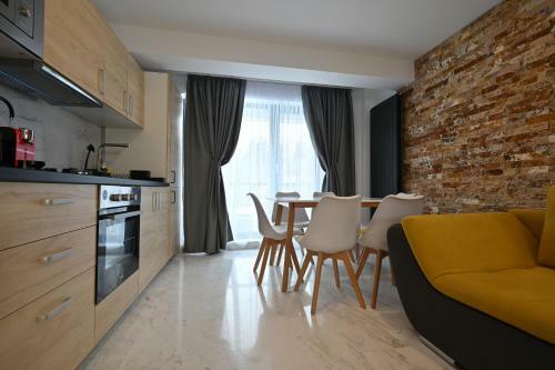 R&b Apartments