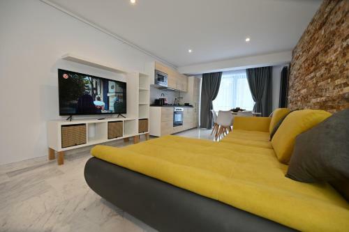 R&b Apartments