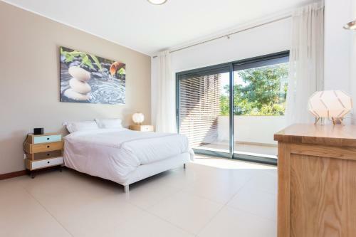 Spacious Balcony Family Apartment