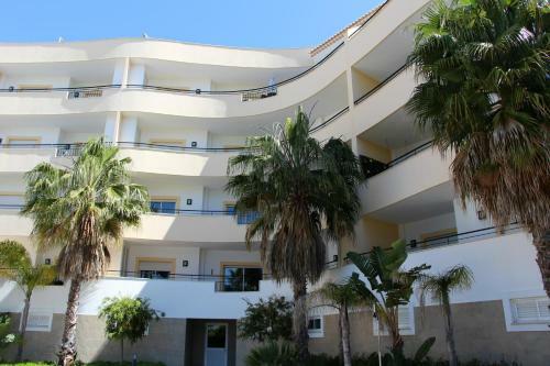 Health Approved Apartment With Ac, Terraces And Pool