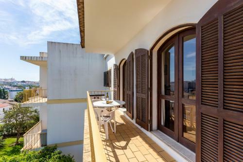 Tom's Central Apartment With Rooftop Terrace & Spacious Pool
