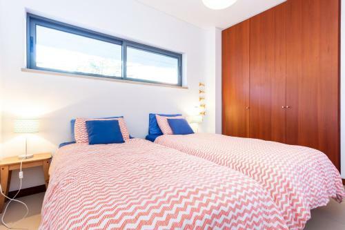 Luxurious And Bright Marina Village Apartment