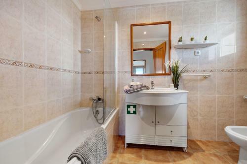 Henris Apartment