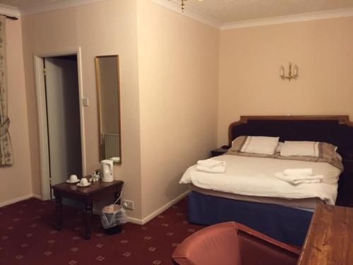 The Royal Victoria & Bull Hotel