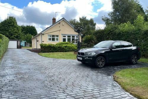 Villa 3 Bed Detached Bungalow With Big Garden