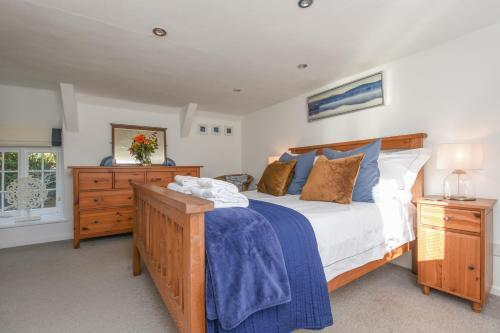 Cardwen Farmhouse, Looe