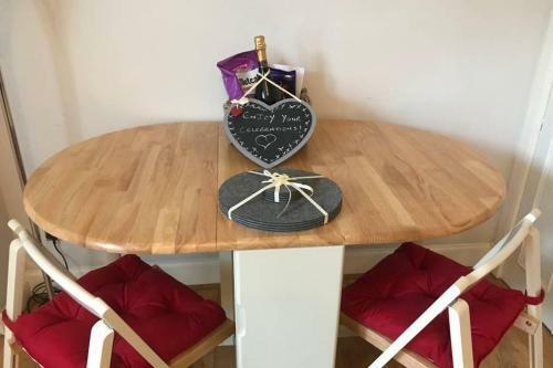 8a Tweed Cottage, Just Off The High St In Peebles