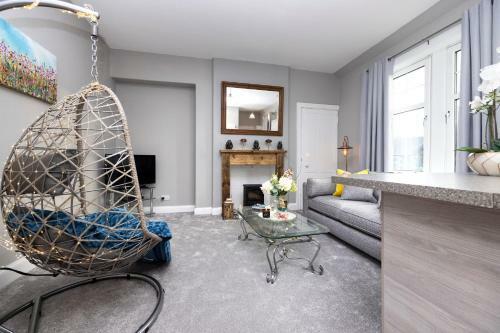 Stylish George Street Apartment