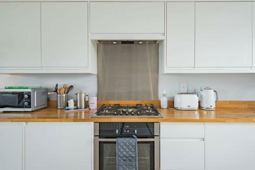 Stunning Large Sea View Apartment - The Lookout