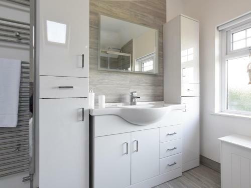 Pass The Keys Huge 4bed - Sleeps 8 - Great Access To South Coast