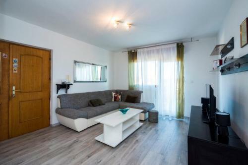 Sunny Apartment Nikola Near Airport Split